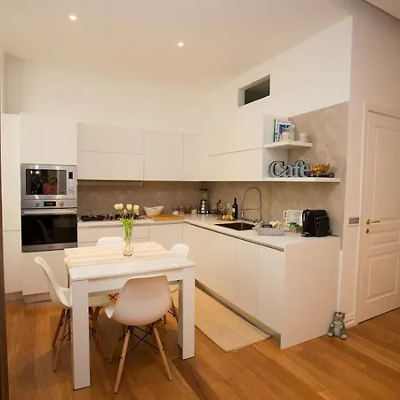 Apartment Luxury Dandy House
